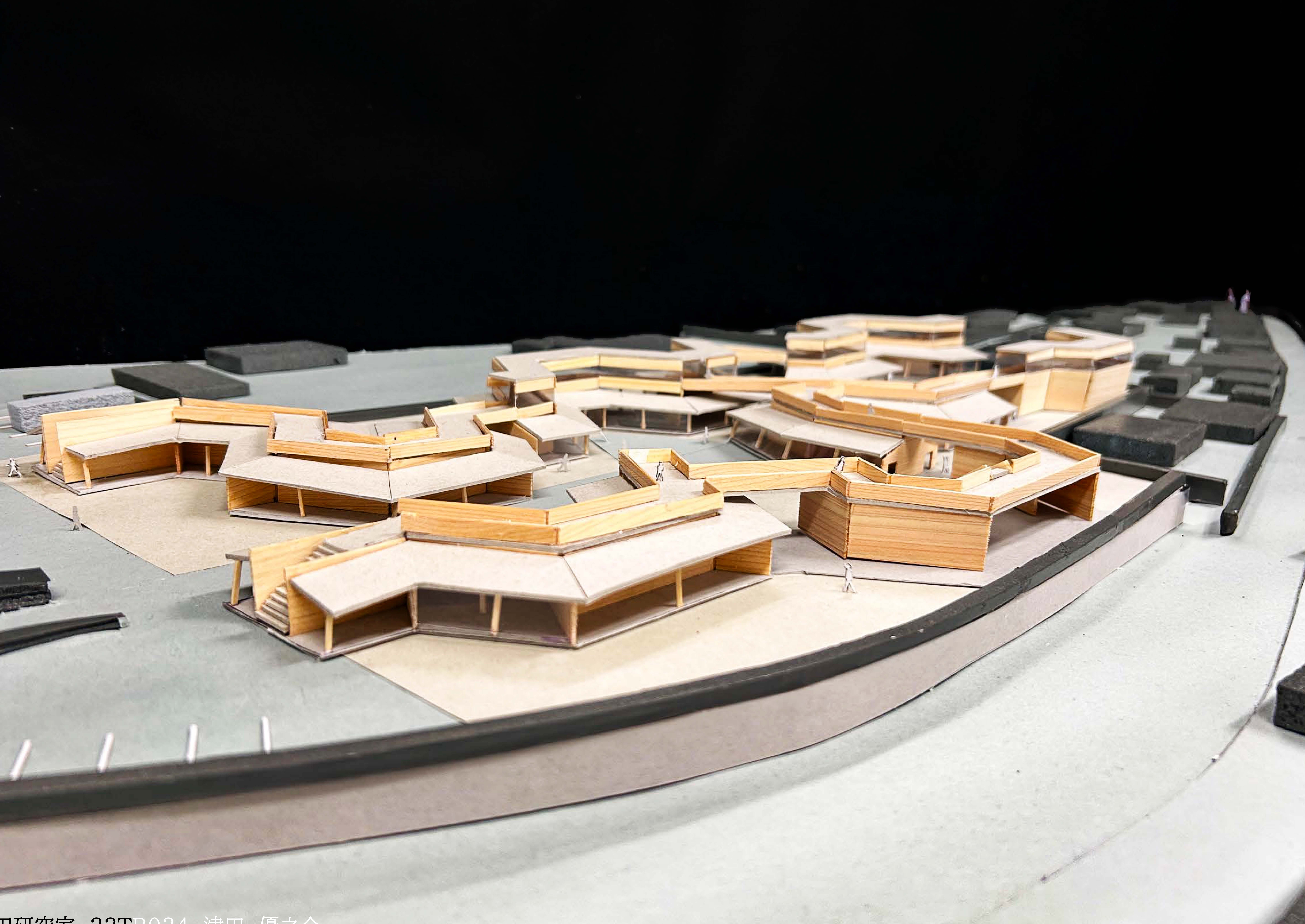 綴じられた帯、重なる風景_津田優之介